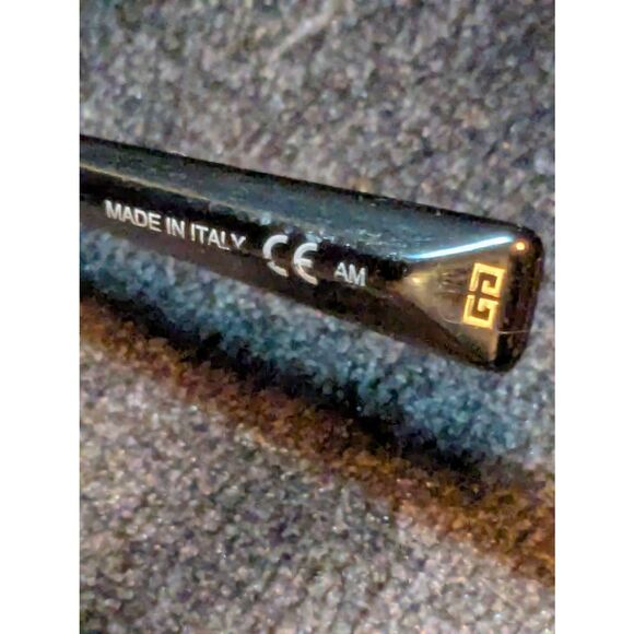 Gavenchy prescription sunglasses near sighted. - Picture 8 of 13